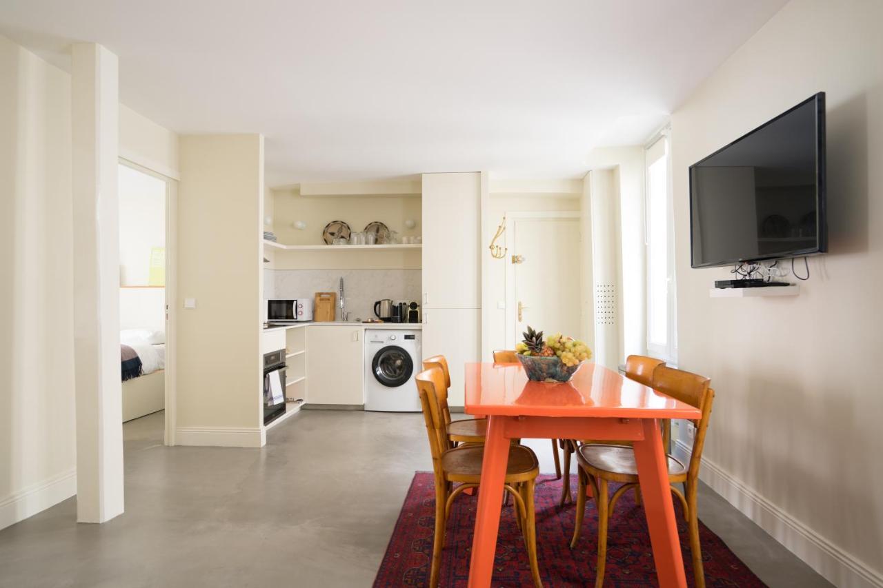 Elegant And Modern Parisian Charm Apartment Exterior photo